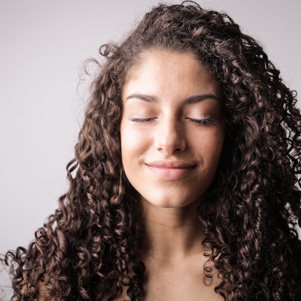 Tips Menjaga Rambut Keriting Agar Tetap Sehat dan Indah