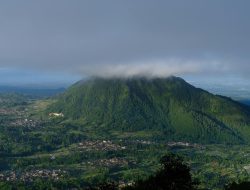 Bukan Cuma Merbabu, Ini Itinerary Wisata Seharian di Boyolali yang Anti-Mainstream!
