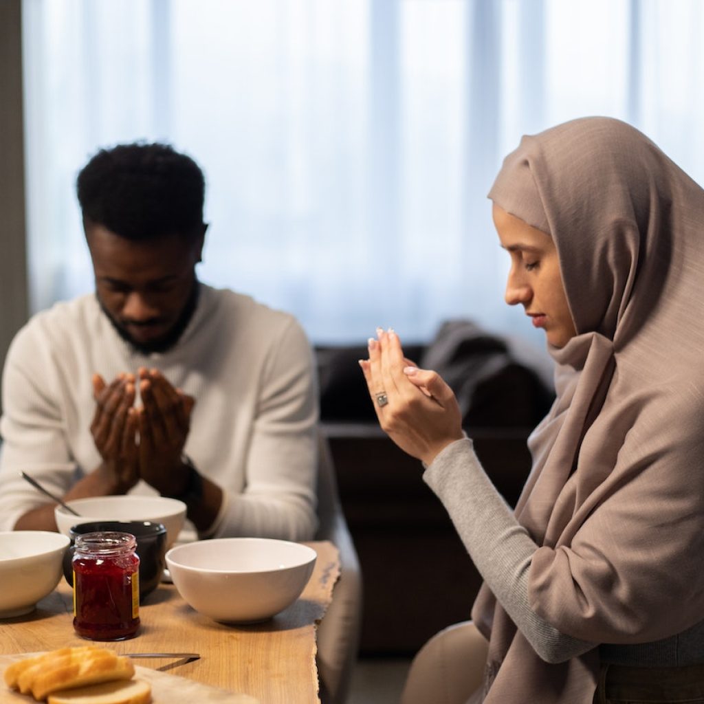 Puasa Muharram Bisa Meleburkan Dosa Setahun, Ini Bacaan Niatnya