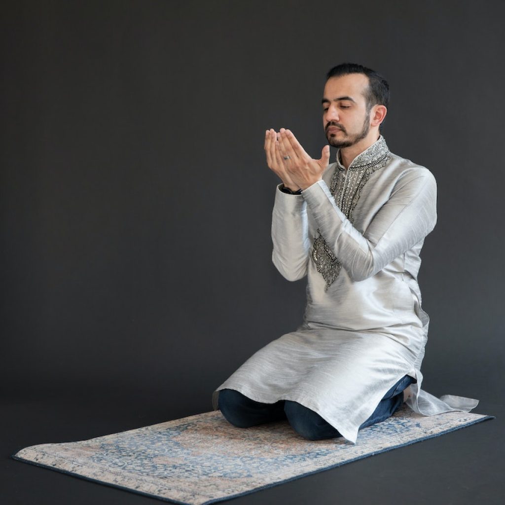 Dalil Alquran tentang perintah menunaikan ibadah shalat. FOTO: RDNE Stock project