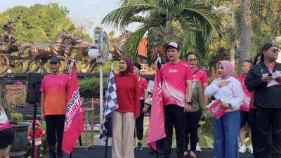 Semarak Sehat Kendal: Smartfren Fun Run 2025 Dibuka Langsung oleh Bupati, Ratusan Peserta Penuhi Garis Start 2 TUTURPEDIA - Semarak Sehat Kendal: Smartfren Fun Run 2025 Dibuka Langsung oleh Bupati, Ratusan Peserta Penuhi Garis Start