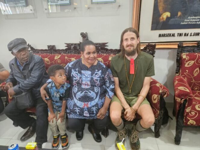 Pilot Susi Air, Philip Mehrtens bebas dari sandera. Foto: x.com/VeronicaKoman