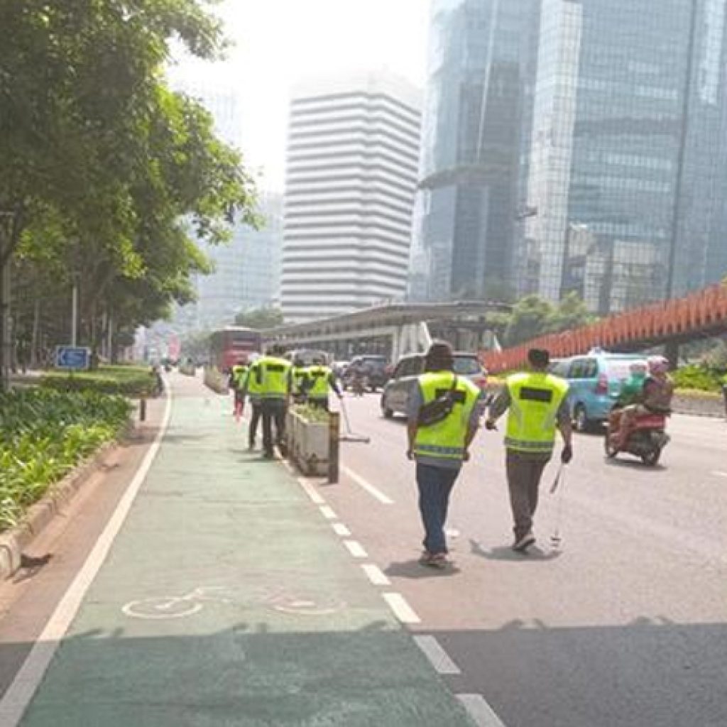 Polda Metro Jaya sisir ranjau paku di jalan yang dilewati Paus Fransiskus. Foto: PMJNews