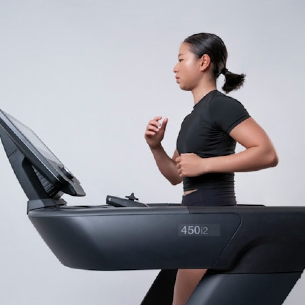 Rekomendasi olahraga yang mudah dilakukan untuk pemula. Foto: unsplash.com/intenzafitness