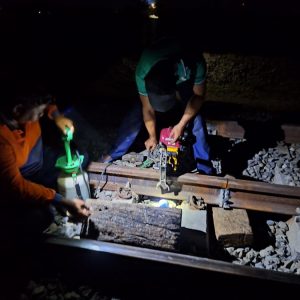 Aksi Heroik 2 Lansia Selamatkan Perjalanan Kereta Api di Blora, Kibarkan Kaus Merah demi Hindari Kecelakaan