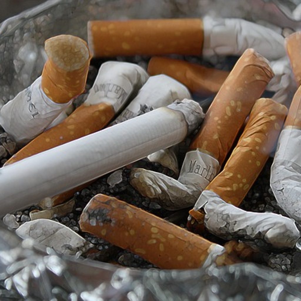 Resmi! Jokowi Teken PP Kesehatan, Larang Penjualan Rokok Eceran demi Kesehatan Rakyat