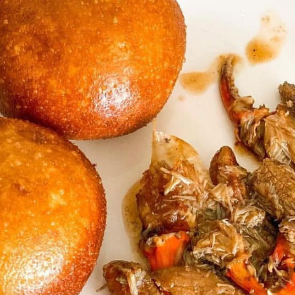 Penampakan roti mantau, makanan khas Balikpapan yang enak dan gurih. Foto: instagram.com/pondokmantau