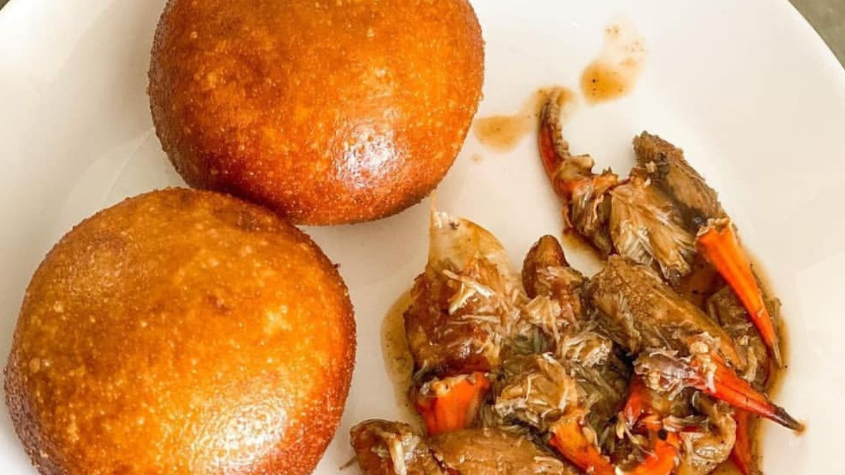 Penampakan roti mantau, makanan khas Balikpapan yang enak dan gurih. Foto: instagram.com/pondokmantau