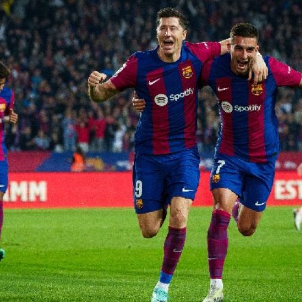 Berkat Lewandowski, Barcelona berhasil kalahkan Alaves. Foto: X.com/FCBarcelona
