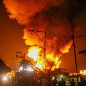 Israel Bakar Tenda Pengungsi di Area Rumah Sakit Al-Aqsa, 4 Orang Tewas Terbakar