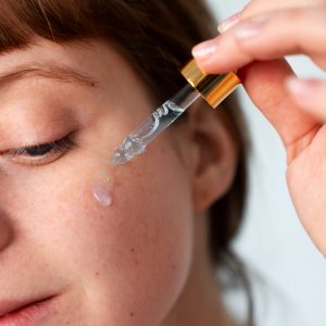 10 Kandungan Serum yang Dapat Tuntaskan Flek Hitam Membandel!