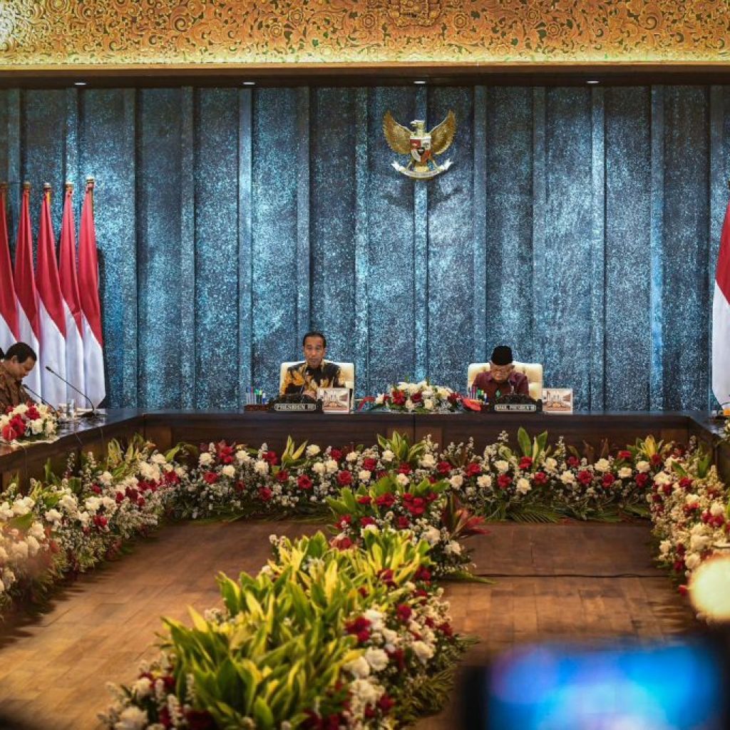 Presiden Jokowi dalam sidang kabinet paripurna terakhir di IKN. Foto: Humas Setkab/Ibrahim