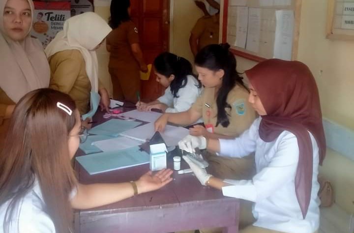 Dinas kesehatan melakukan skrining ASN Pemkab Bolmong untuk deteksi penyakit. Foto: Istimewa