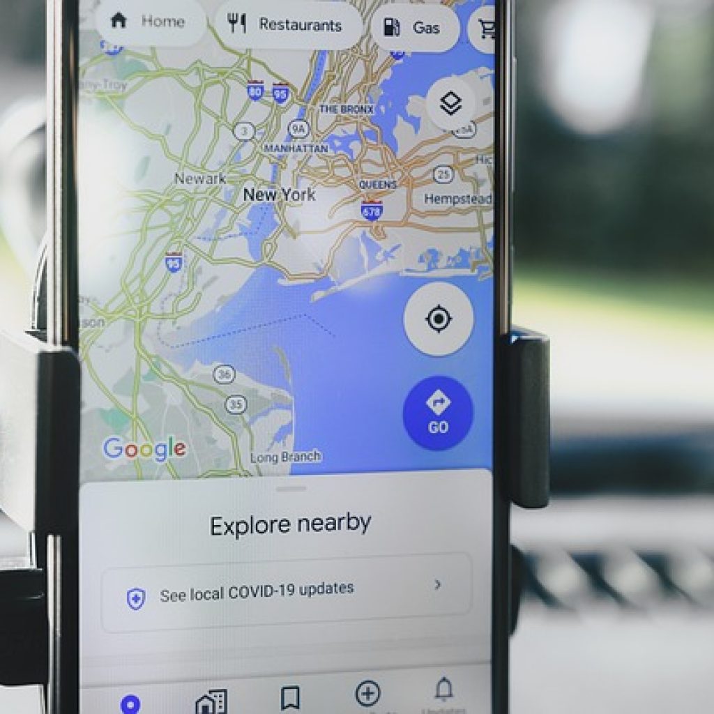 Fitur speedometer di Google Maps bisa digunakan di iPhone dan CarPlay. Foto: pixabay.com/photomix-company
