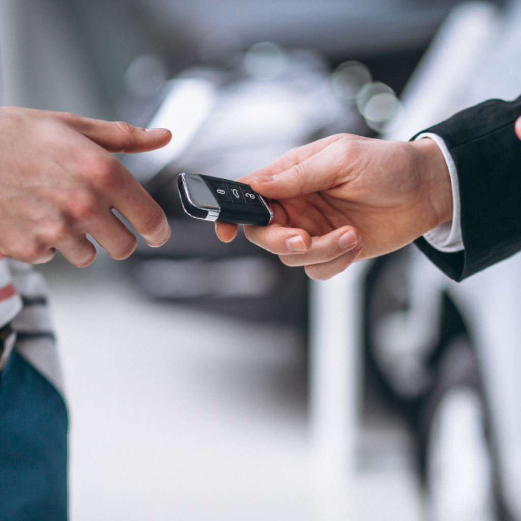 Strategi menghindari penipuan dalam jual beli mobil bekas. Foto: Freepik.com/senivpetro