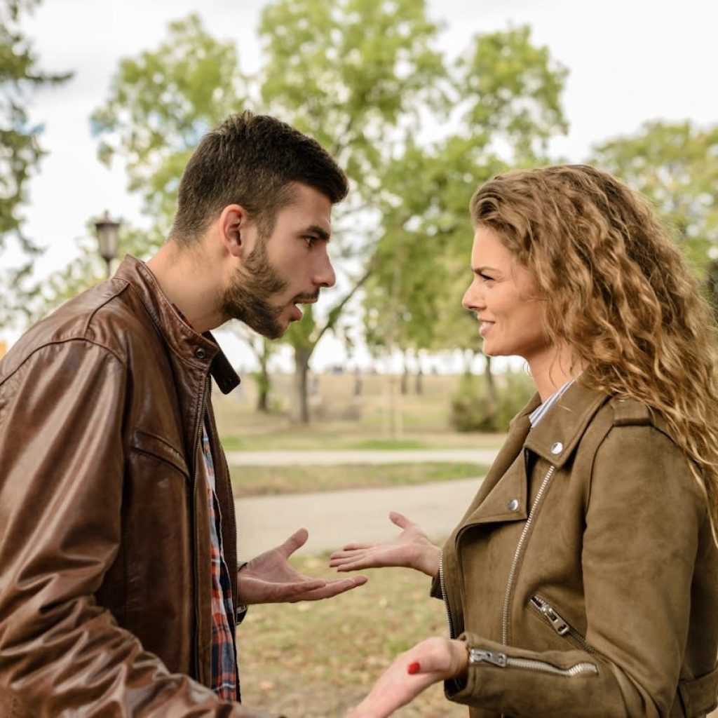 Tanda-tanda penderita gangguan kepribadian narsistik. Foto: pexels.com/vera-arsic