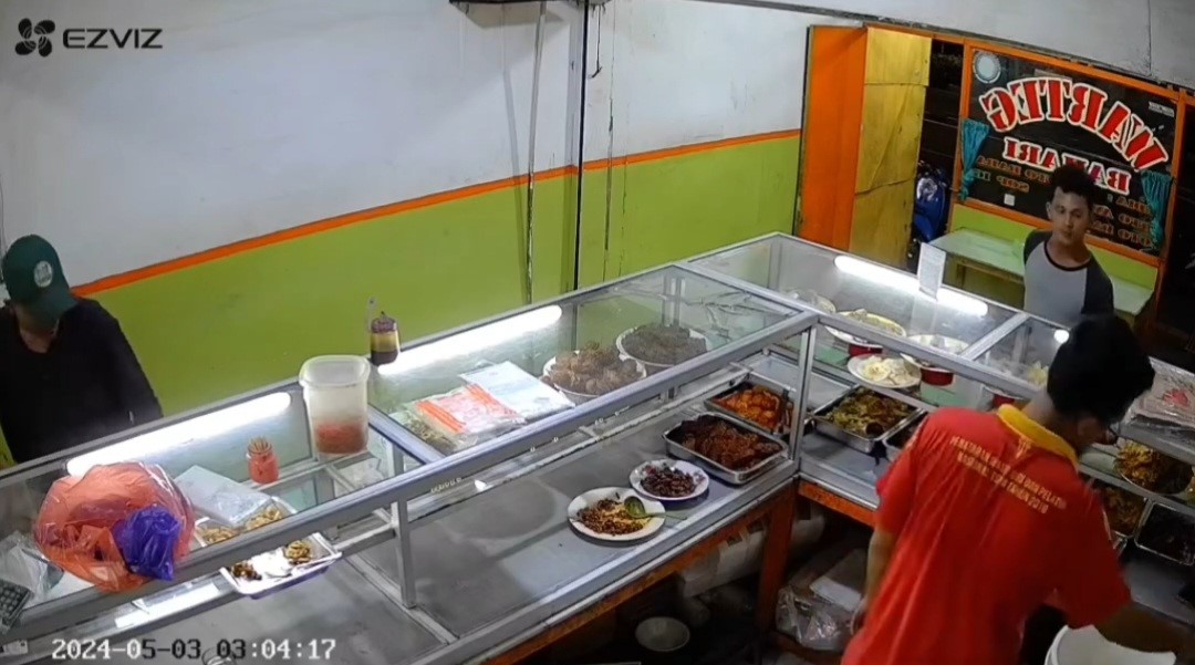 Polisi tangkap seorang pria yang suka makan di warteg dengan bayar seenaknya. Foto: instagram.com/mood.jakarta