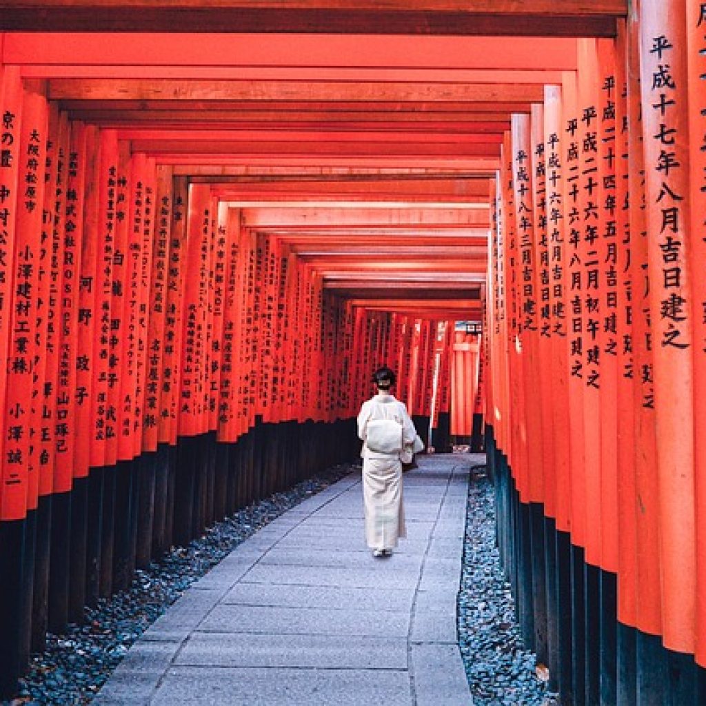 Wisatawan Jepang meningkat imbas yen melemah. Foto: pixabay.com/leonpendragon